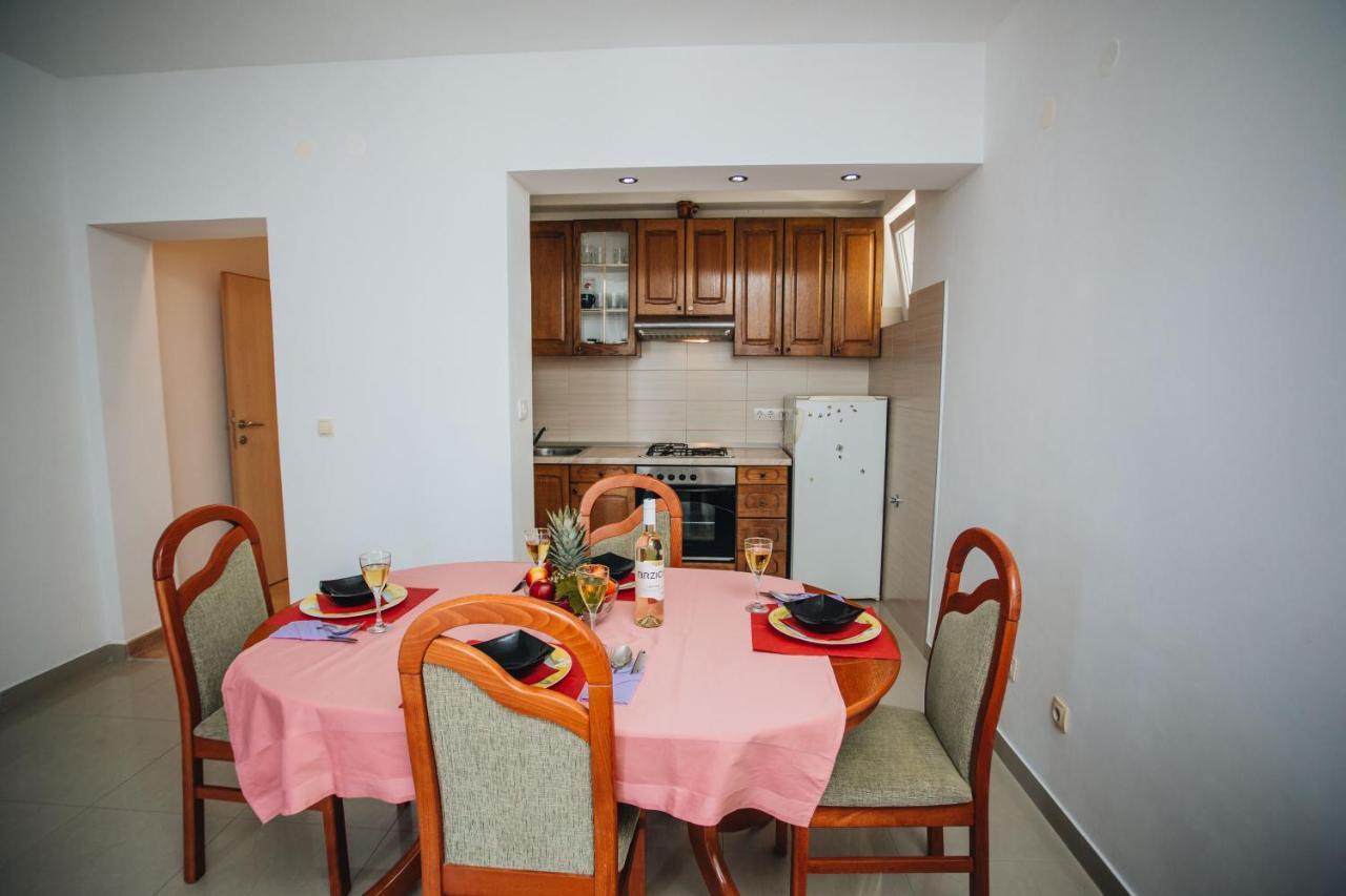 Apartments Mateo Брела Экстерьер фото