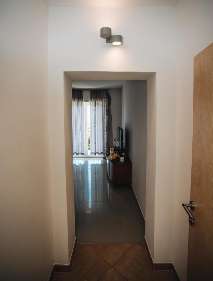 Apartments Mateo Брела Экстерьер фото