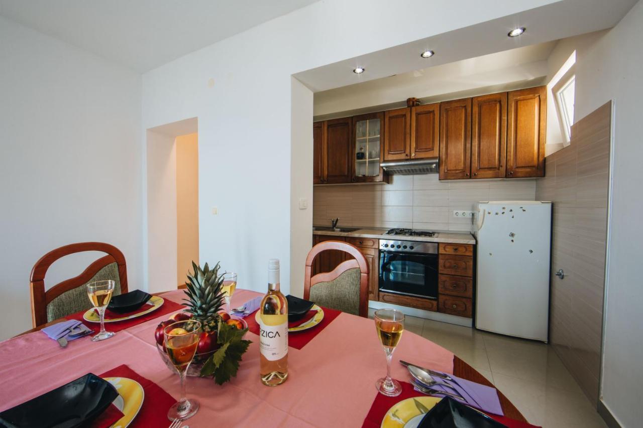 Apartments Mateo Брела Экстерьер фото