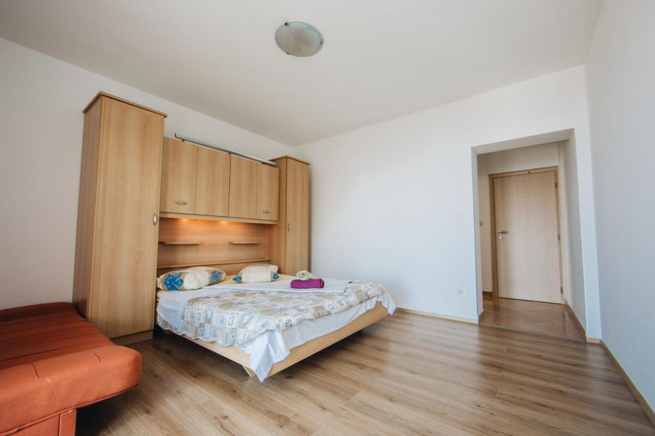 Apartments Mateo Брела Экстерьер фото